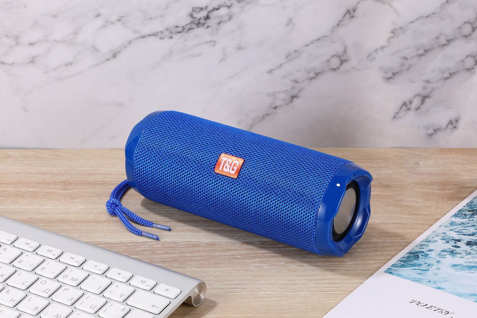 Fabric Portable Creative Wireless Bluetooth Speaker with Card Holder