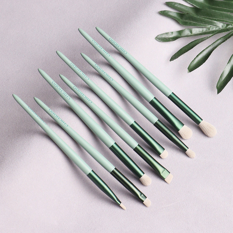 13-Piece Green Makeup Brush Set – Complete Foundation &amp; Eye Brush Kit