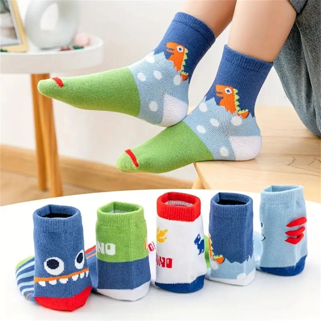 5 Pairs Casual Cartoon Dinosaur Knit Socks