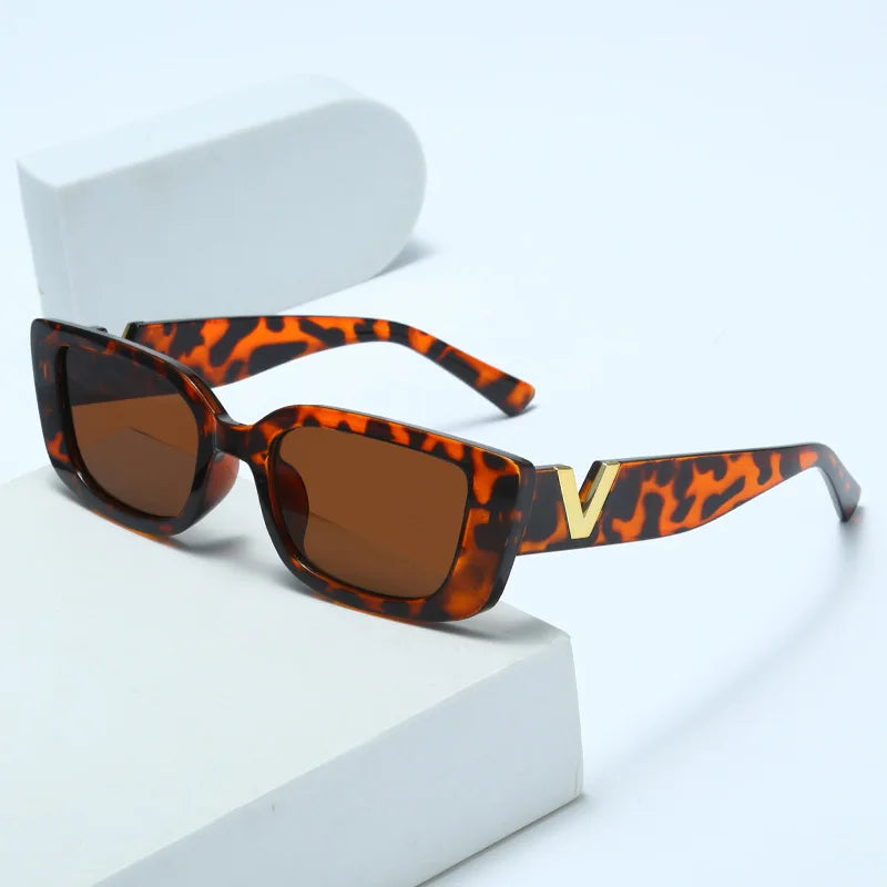 New Small Frame V-Shaped Fashion Sunglasses for Women