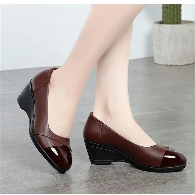 Women’s Lightweight Wedge Heel Comfort Pumps